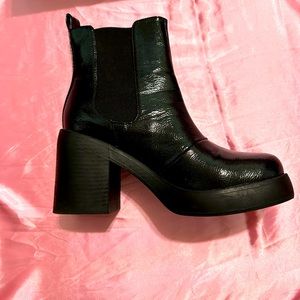 Dirty Laundry Women boots. Size US  7.5
